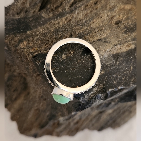 NWOT Lia Sophia Candy Dots Mint and Rhinestone Ring - Sz 8 - Picture 3 of 4